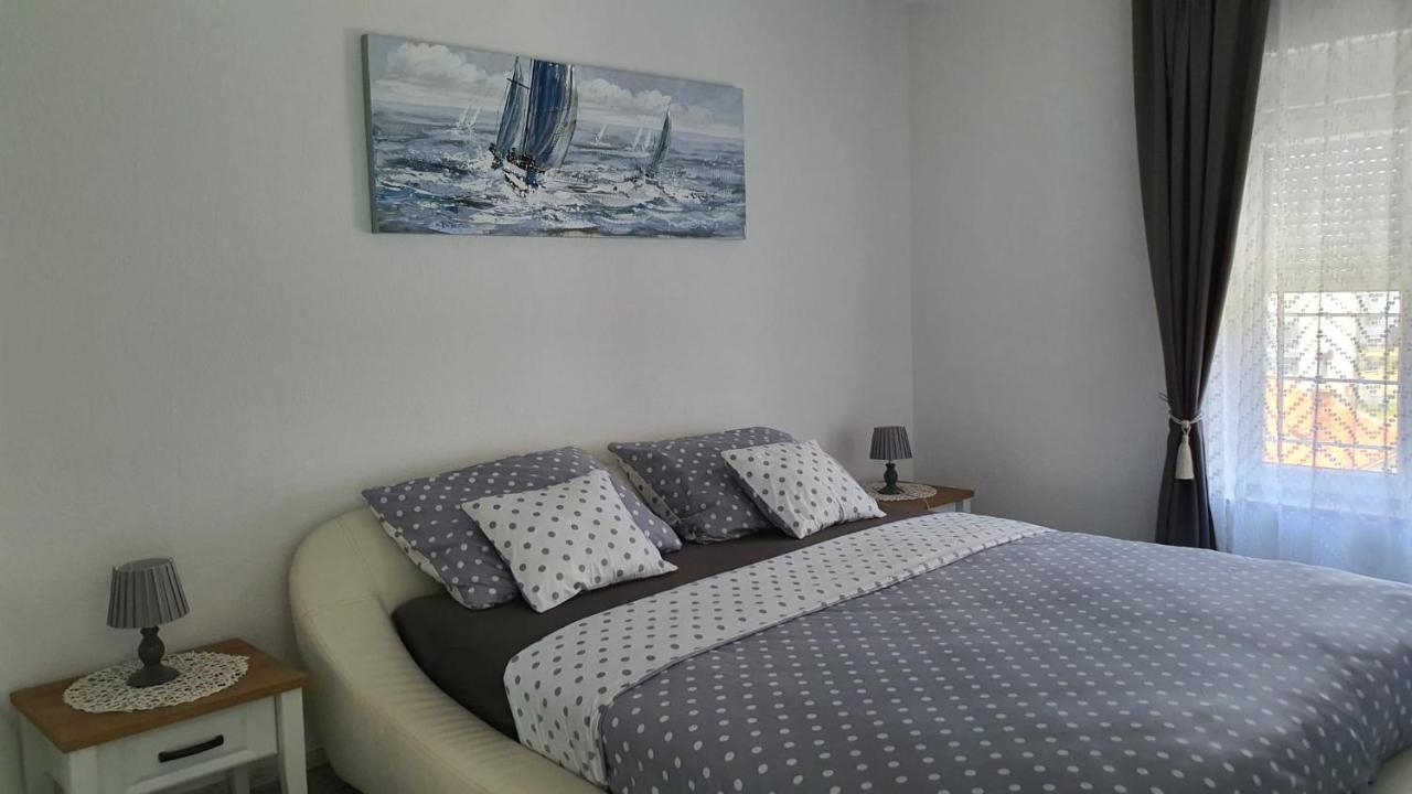 Apartman Kovacic - Knin Apartment Bagian luar foto