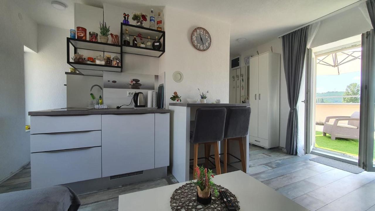 Apartman Kovacic - Knin Apartment Bagian luar foto